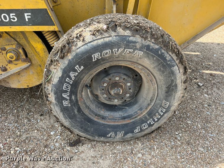 image for item JL9337 Vermeer 605F  round baler