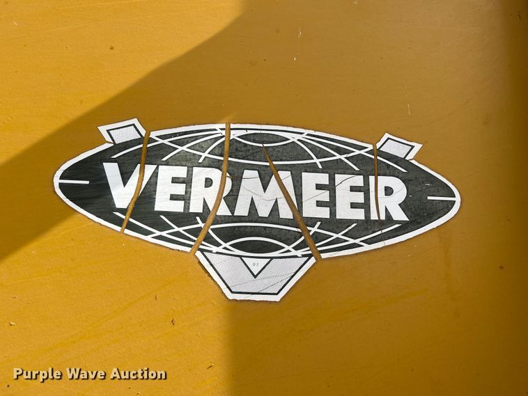 image for item JL9337 Vermeer 605F  round baler