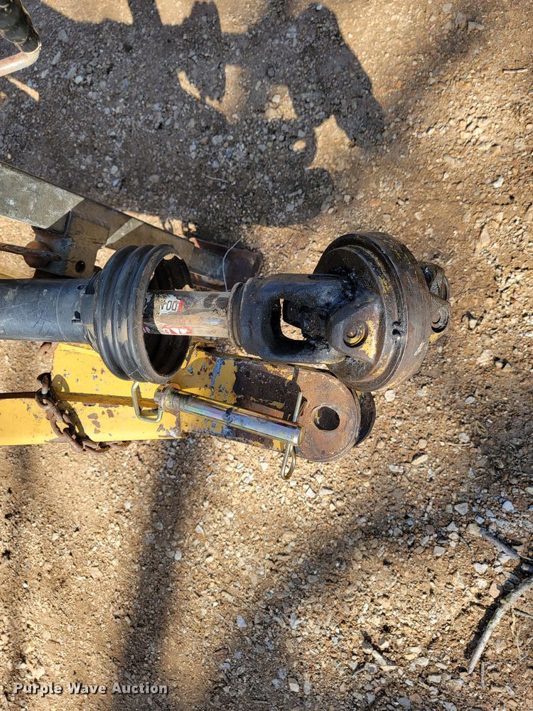 image for item JL9338 2001 Vermeer 650XL  round baler