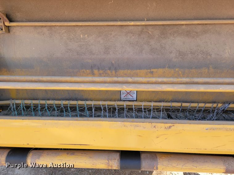 image for item JL9338 2001 Vermeer 650XL  round baler