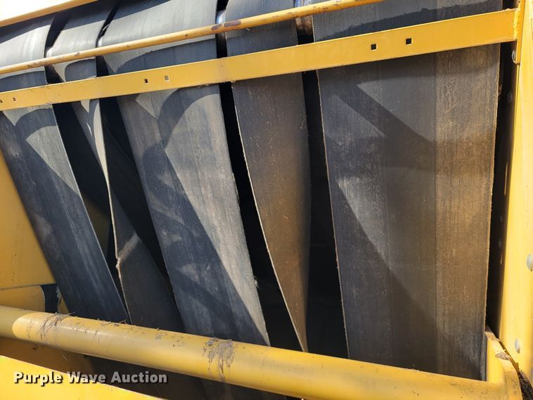 image for item JL9338 2001 Vermeer 650XL  round baler