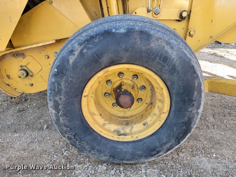 image for item JL9338 2001 Vermeer 650XL  round baler