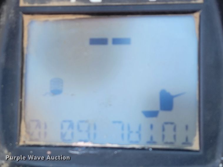 image for item JL9338 2001 Vermeer 650XL  round baler