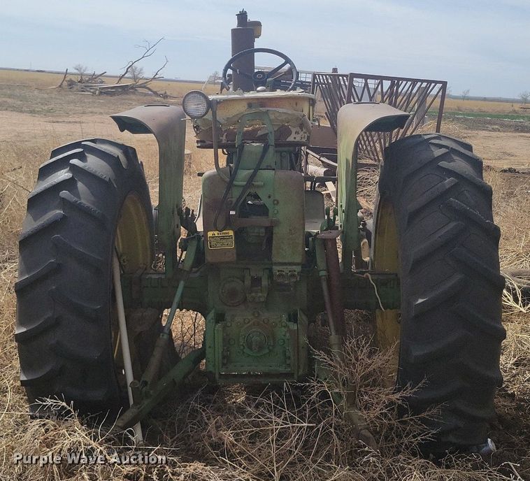 image for item KD9275 John Deere 3010  tractor