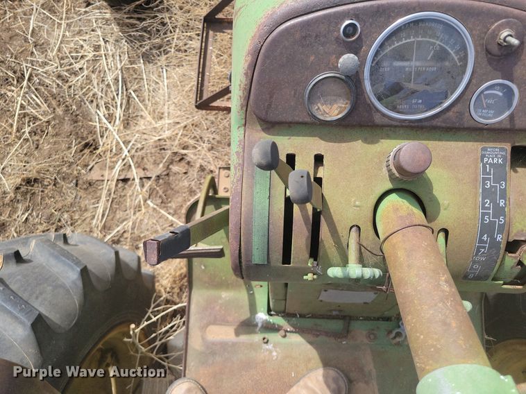 image for item KD9275 John Deere 3010  tractor