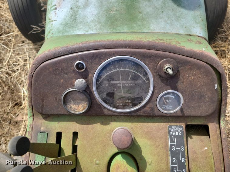 image for item KD9275 John Deere 3010  tractor