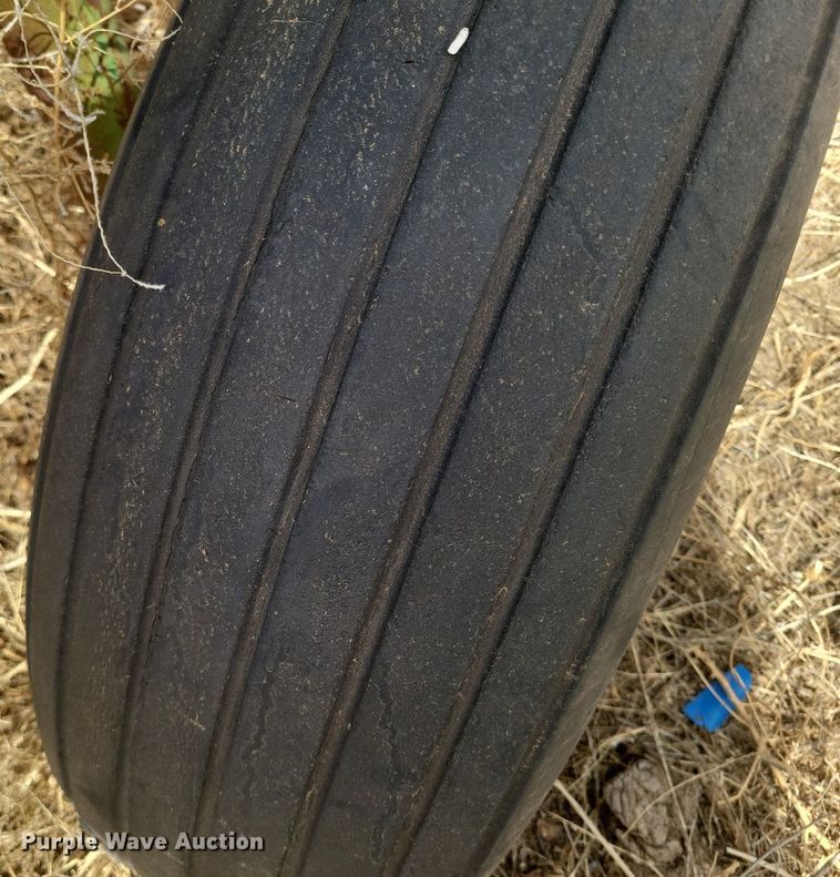 image for item KD9275 John Deere 3010  tractor