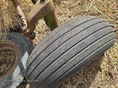 image for item KD9275 John Deere 3010  tractor