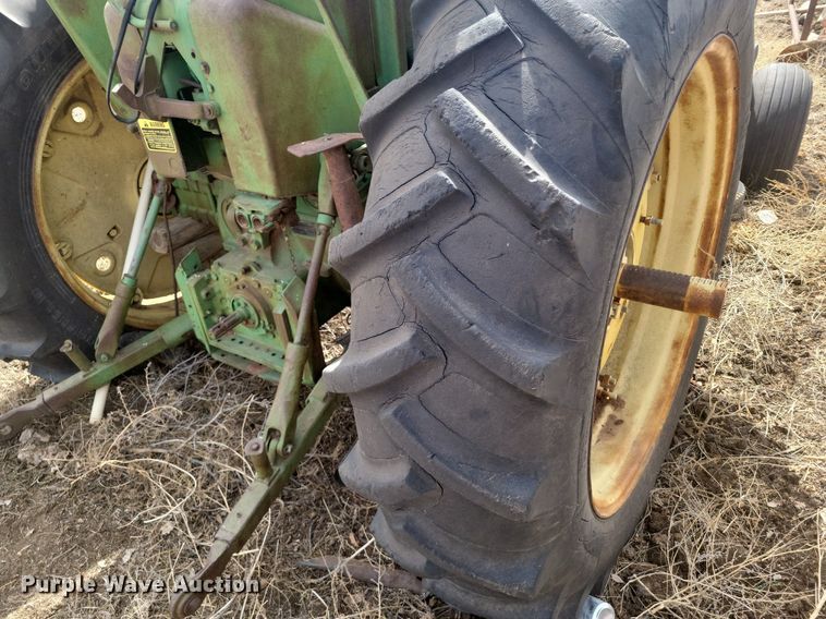 image for item KD9275 John Deere 3010  tractor