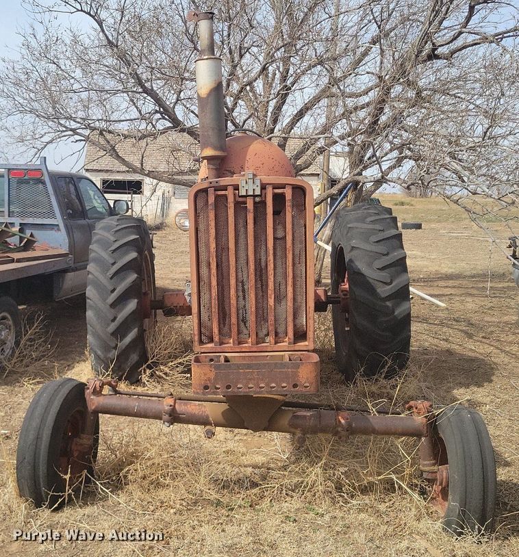 image for item KD9276 International Farmall 806  tractor