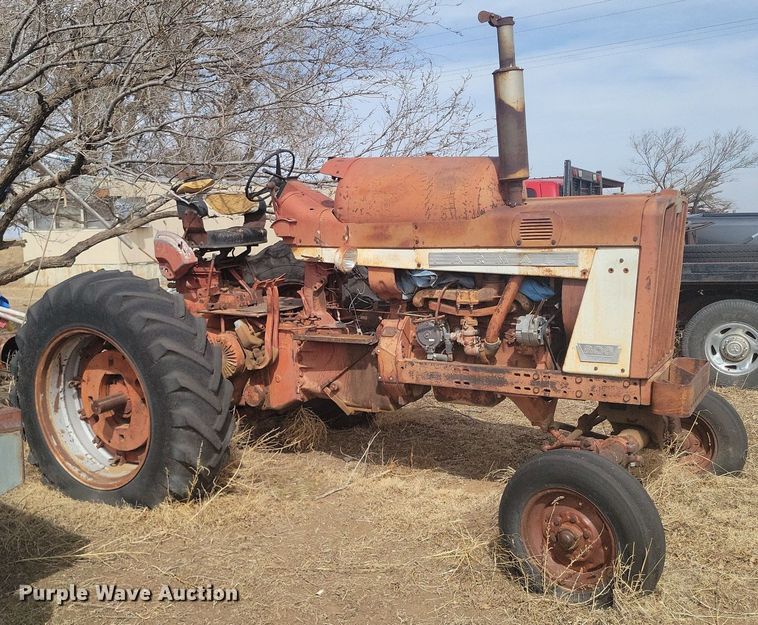 image for item KD9276 International Farmall 806  tractor
