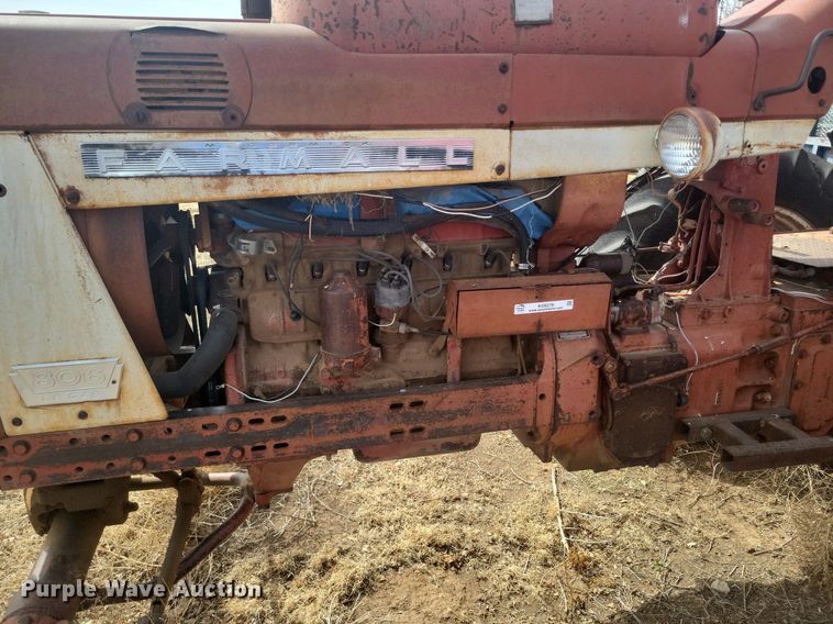 image for item KD9276 International Farmall 806  tractor