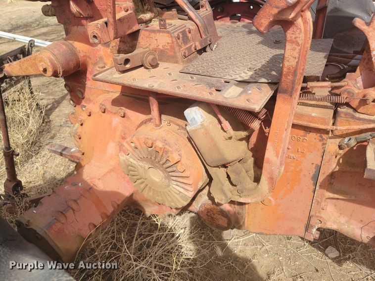 image for item KD9276 International Farmall 806  tractor