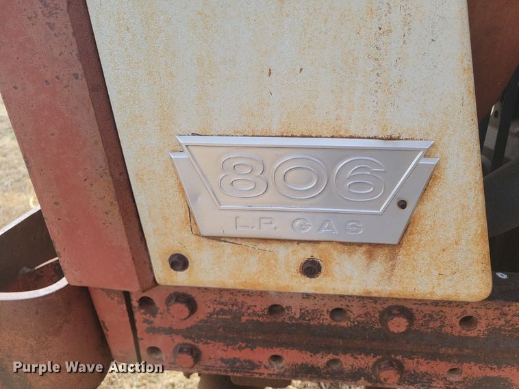 image for item KD9276 International Farmall 806  tractor