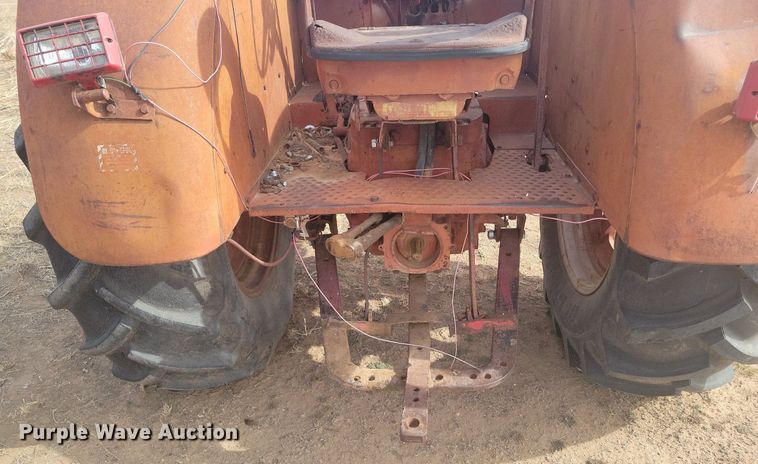 image for item KD9278 International 560 D  tractor