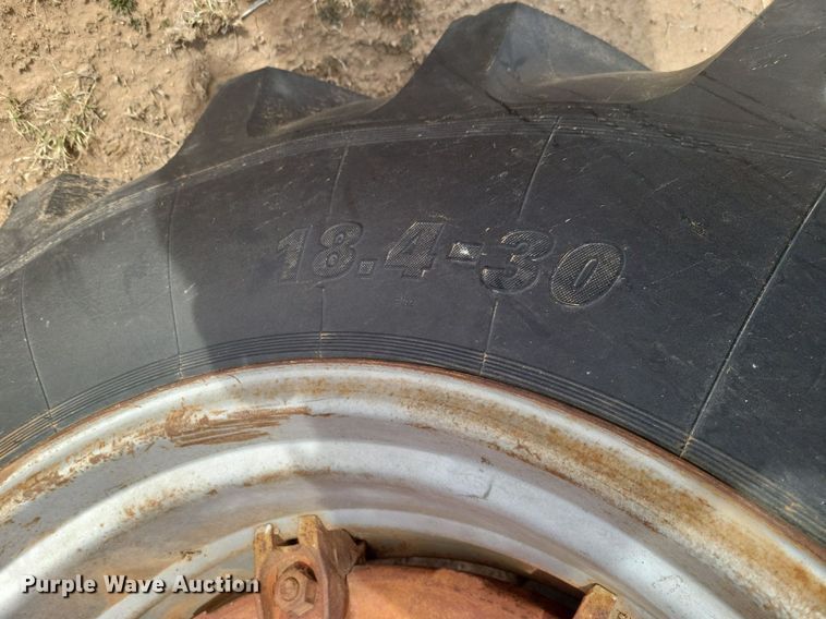 image for item KD9278 International 560 D  tractor