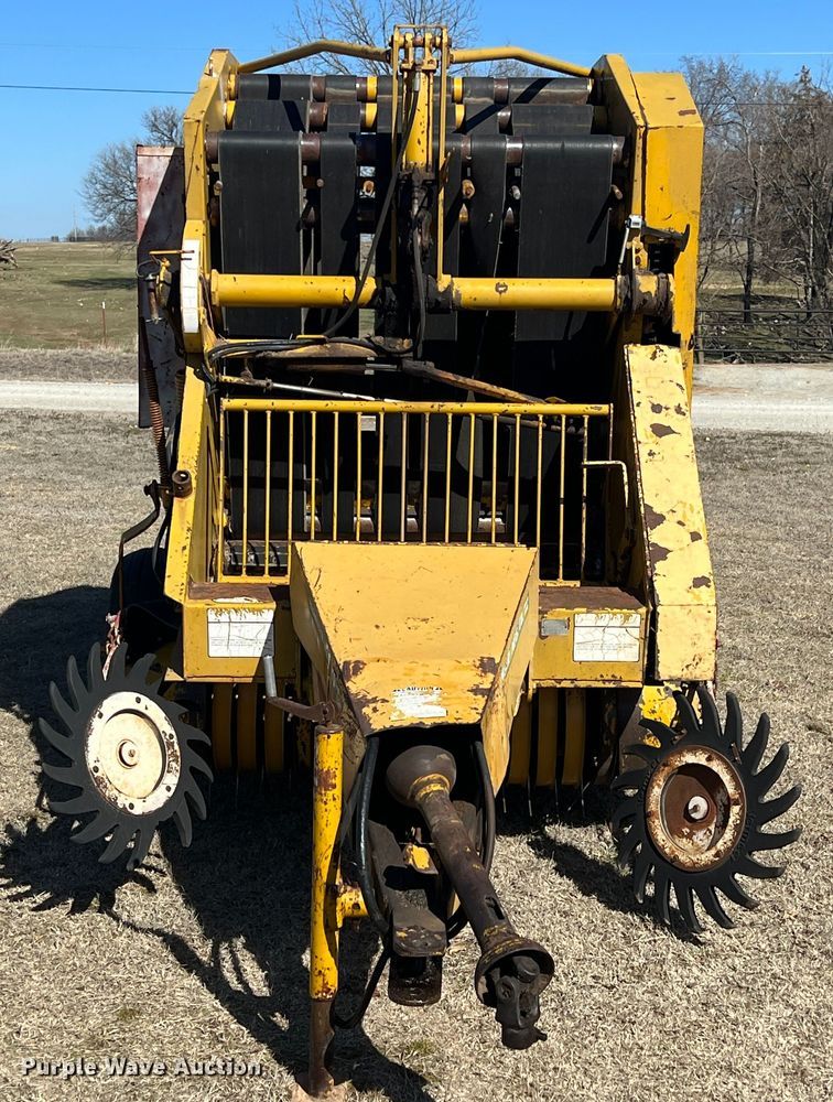 image for item KR9541 Vermeer 504F  round baler