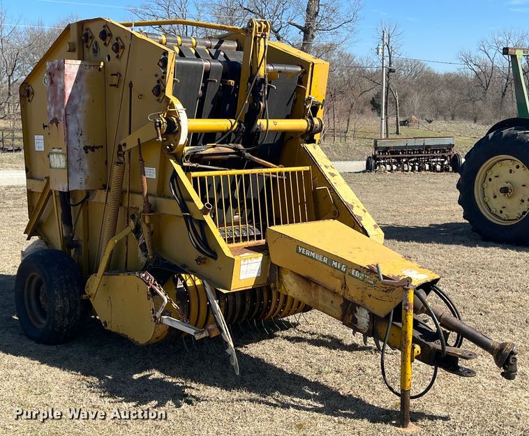 image for item KR9541 Vermeer 504F  round baler