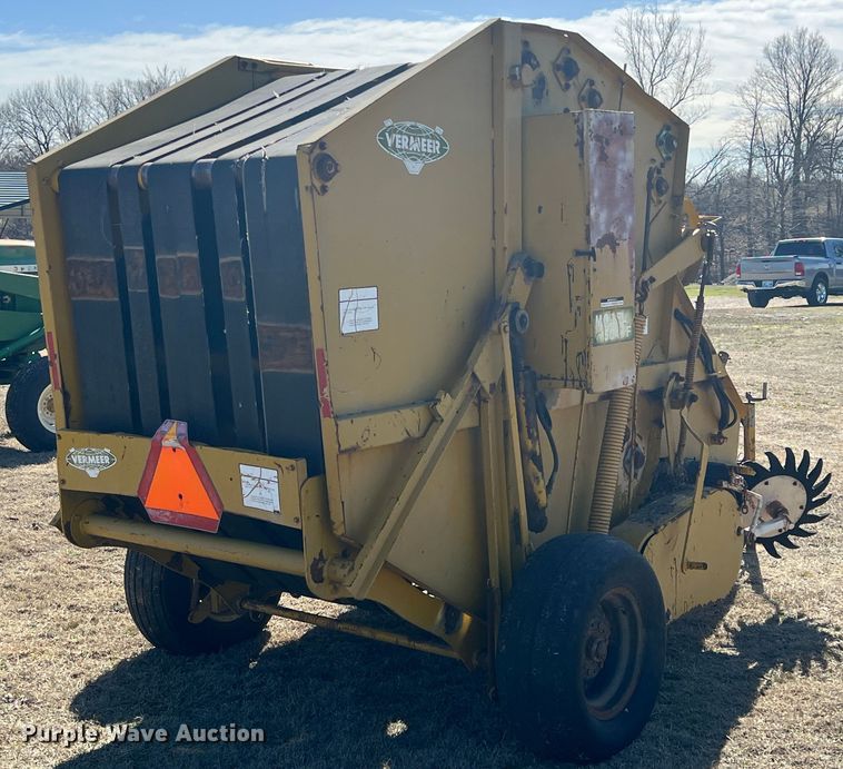 image for item KR9541 Vermeer 504F  round baler