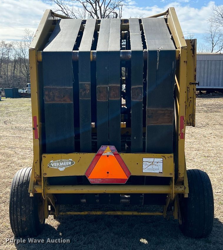 image for item KR9541 Vermeer 504F  round baler