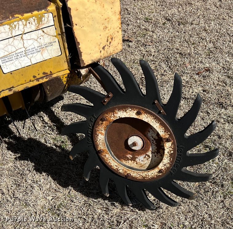 image for item KR9541 Vermeer 504F  round baler