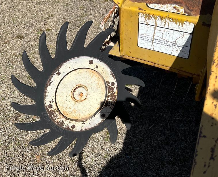 image for item KR9541 Vermeer 504F  round baler