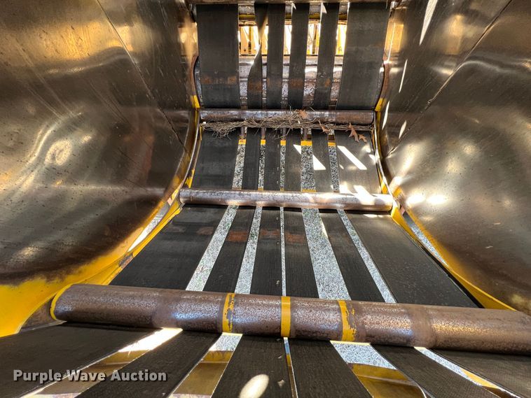 image for item KR9541 Vermeer 504F  round baler