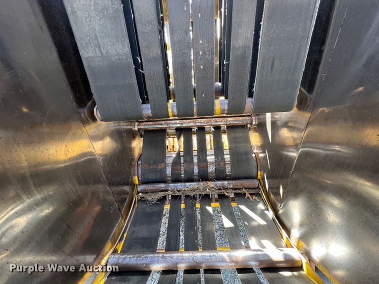 image for item KR9541 Vermeer 504F  round baler