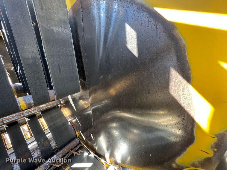 image for item KR9541 Vermeer 504F  round baler