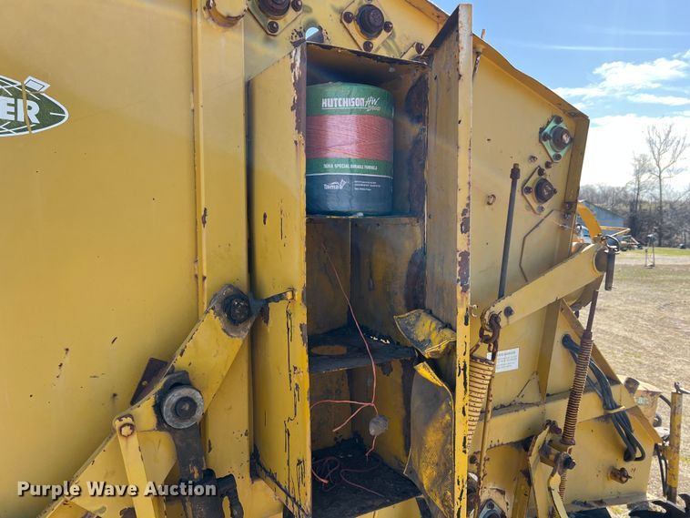 image for item KR9541 Vermeer 504F  round baler