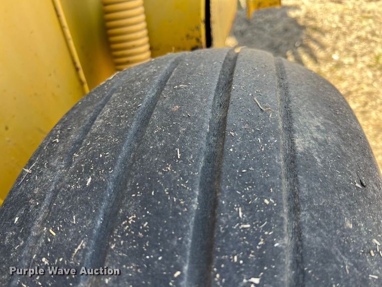 image for item KR9541 Vermeer 504F  round baler