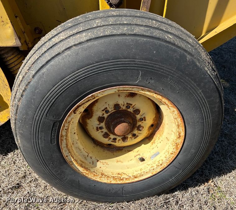 image for item KR9541 Vermeer 504F  round baler