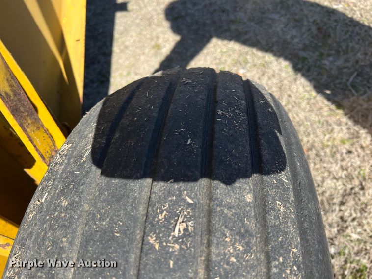 image for item KR9541 Vermeer 504F  round baler