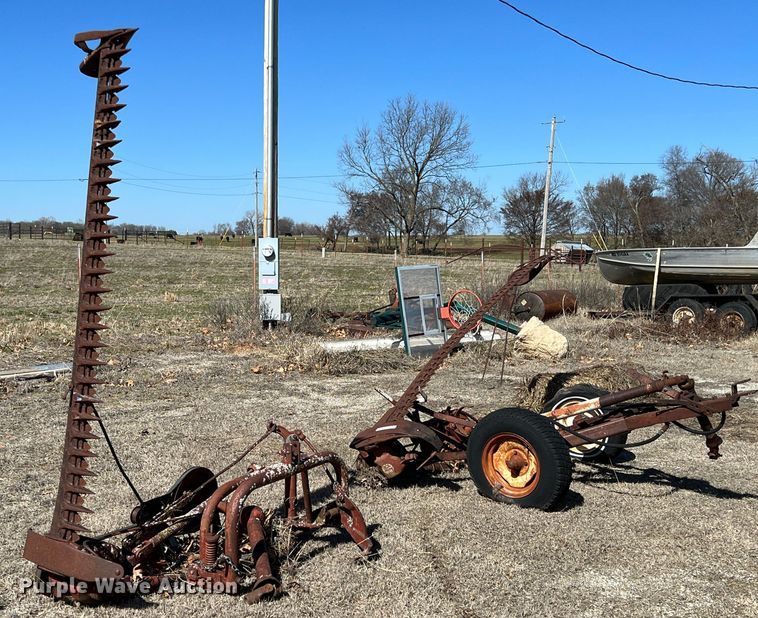 image for item KR9546 (2) sickle mowers