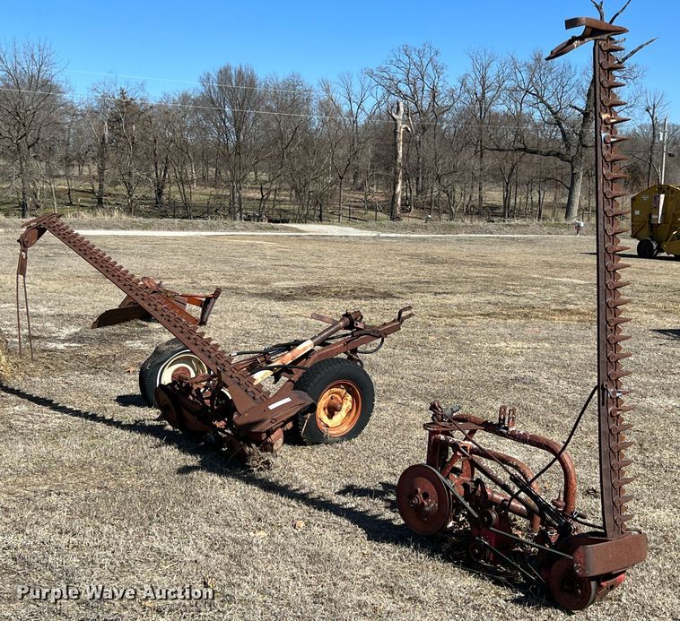 image for item KR9546 (2) sickle mowers