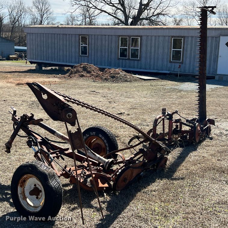 image for item KR9546 (2) sickle mowers