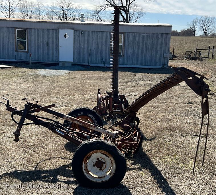 image for item KR9546 (2) sickle mowers