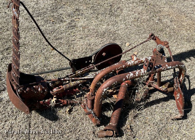 image for item KR9546 (2) sickle mowers