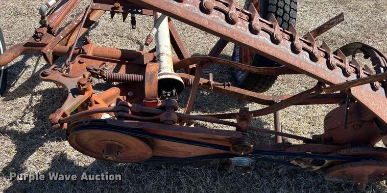 image for item KR9546 (2) sickle mowers