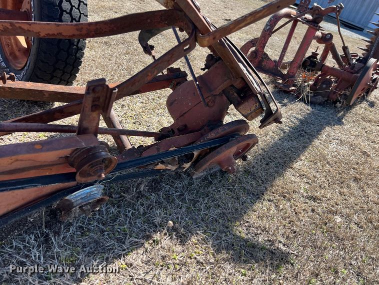 image for item KR9546 (2) sickle mowers