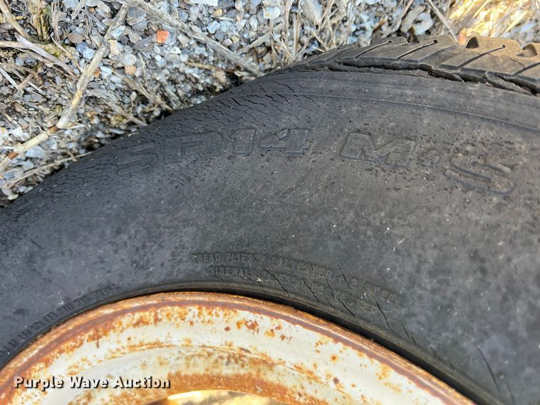 image for item KR9546 (2) sickle mowers