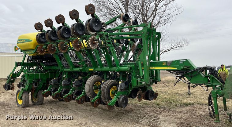 image for item LA9816 2009 John Deere 1790 planter
