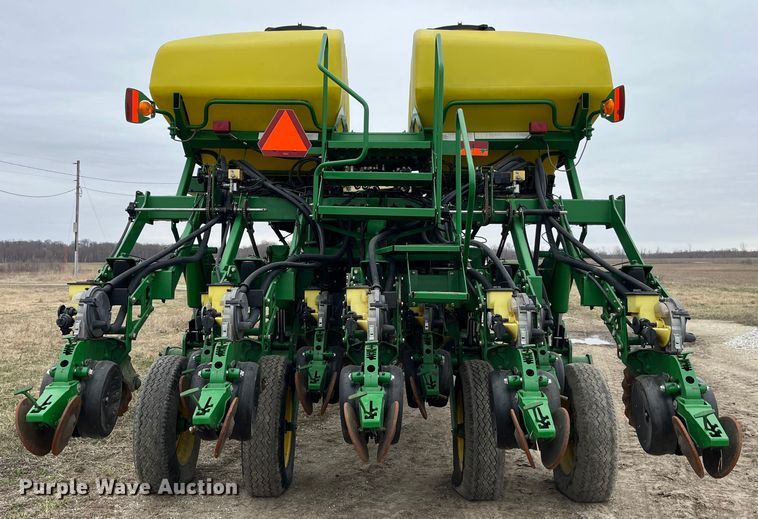 image for item LA9816 2009 John Deere 1790 planter