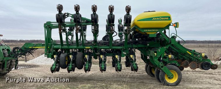 image for item LA9816 2009 John Deere 1790 planter