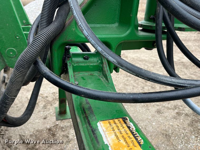 image for item LA9816 2009 John Deere 1790 planter