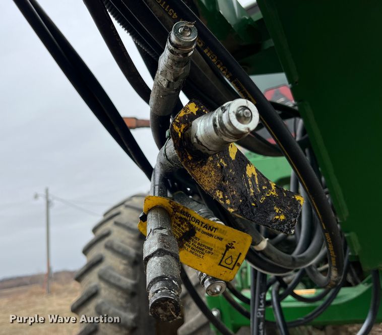 image for item LA9816 2009 John Deere 1790 planter