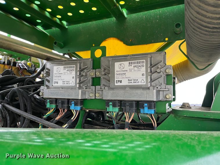 image for item LA9816 2009 John Deere 1790 planter