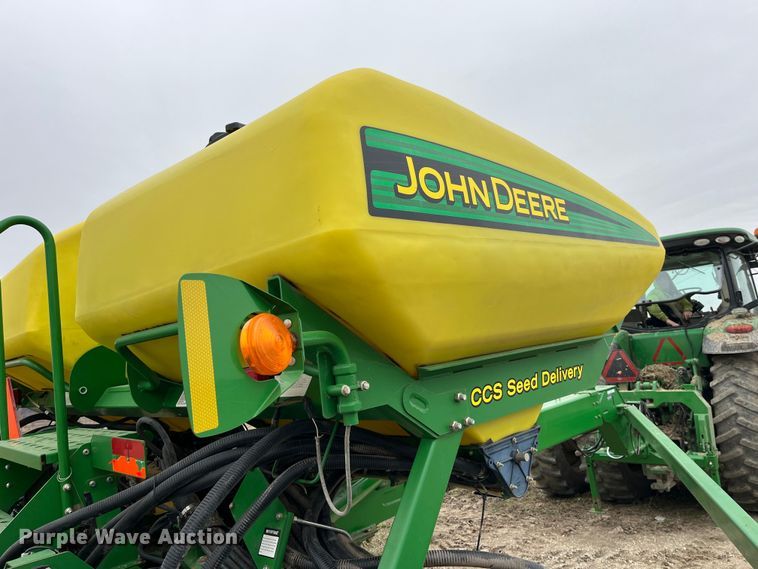 image for item LA9816 2009 John Deere 1790 planter