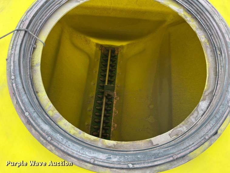 image for item LA9816 2009 John Deere 1790 planter