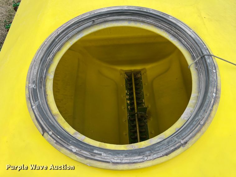 image for item LA9816 2009 John Deere 1790 planter